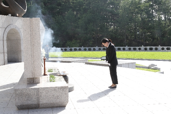 울산 제8대 남구의회 현충탑 참배 _19