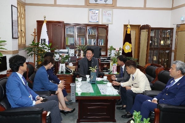 국제라이온스협회 355-D지구 신임 총재단 내방_4