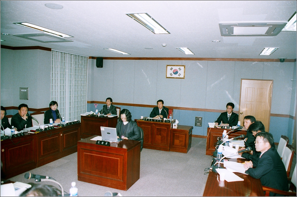 의회운영위원회 행정사무감사 진행장면_1