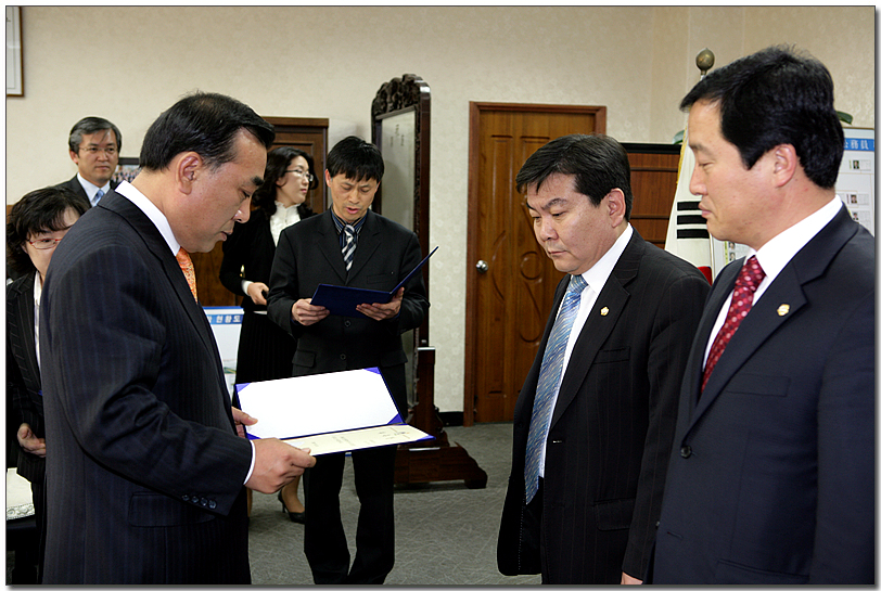 구보편집위원위촉장전달_0