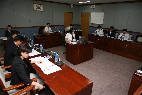 내무위원회 회의_1