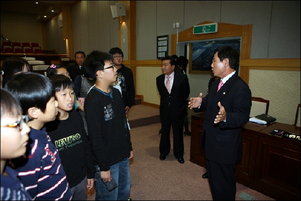 제135회 남구의회 임시회 제2차 본회의 견학 _0