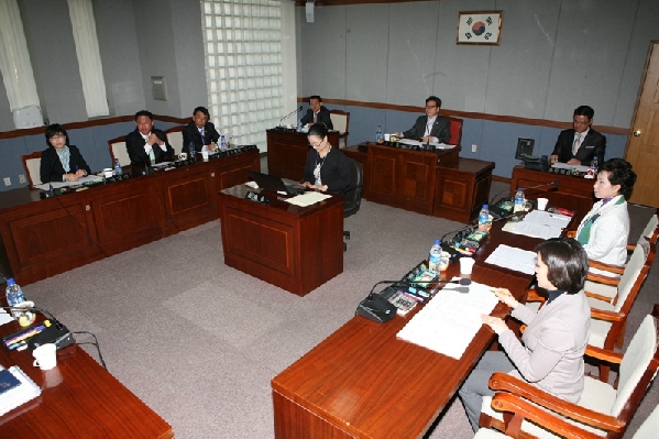 제146회 남구의회 임시회 폐회중 제1차 운영위원회_0