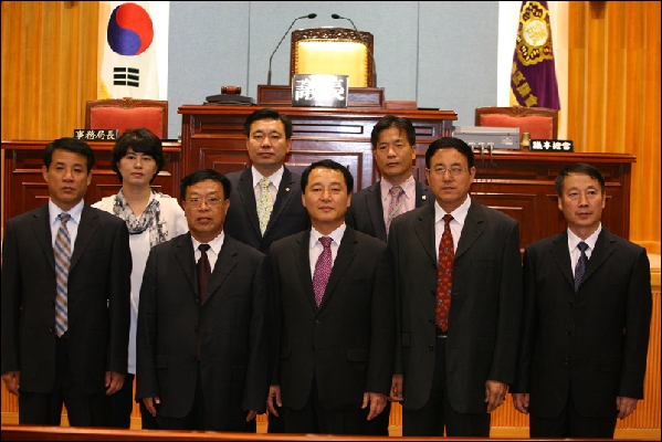 중국요양시 인대상무위, 남구의회 방문_3