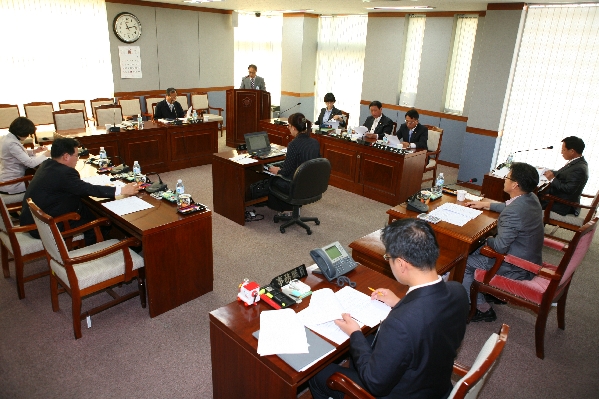 제152회 남구의회 임시회 폐회 중 제2차 의회운영위원회_0