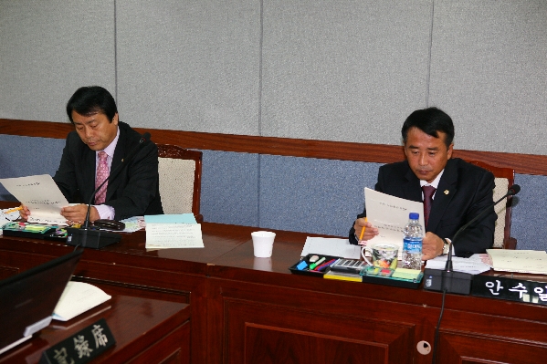 제154회 남구의회 제2차 정례회 행정자치위원회 행정사무감사 실시   _4