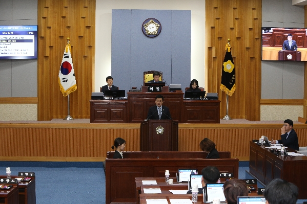 제214회 제2차 정례회 제2차 본회의_1