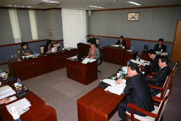 제155회 임시회 건설환경위원회 회의장면_0