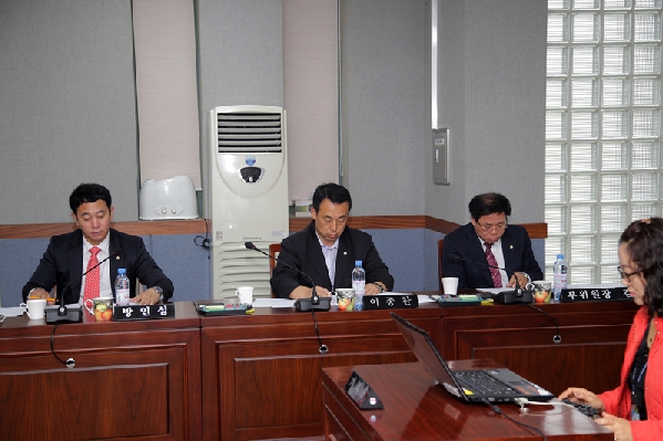 제180회 임시회 제1차 의회운영위원회의_3