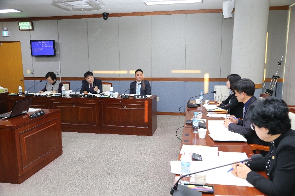 제214회 제2차 정례회 의회운영위원회_1