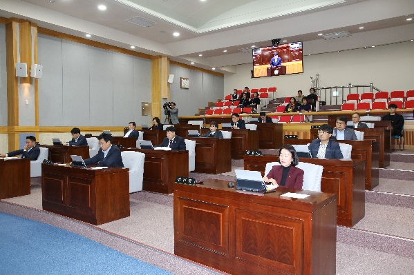 제214회 제2차 정례회 제1차 본회의_1