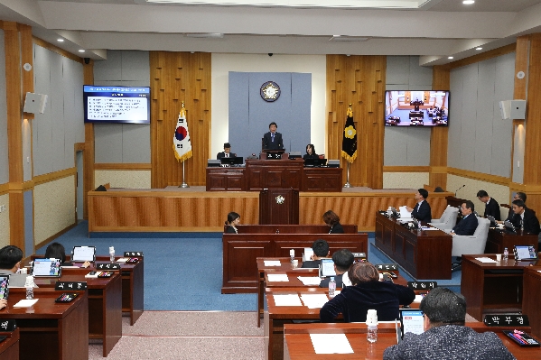 제214회 제2차 정례회 제2차 본회의_0