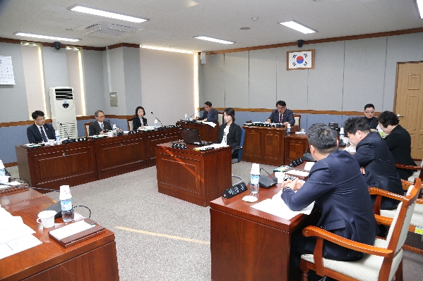 제215회 임시회 의회운영위원회_1