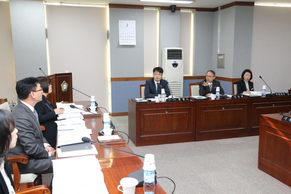 제215회 임시회 의회운영위원회_2