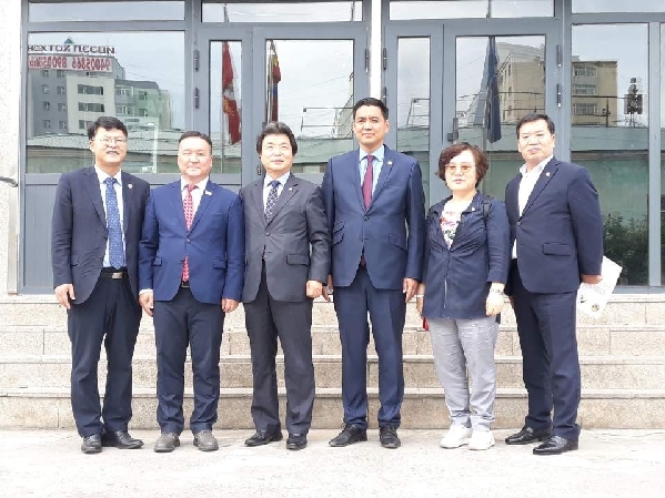 몽골 울란바토르 항울구 우호도시 협약 체결_1