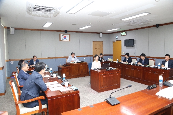 제219회 임시회 폐회중 의회운영위원회_2