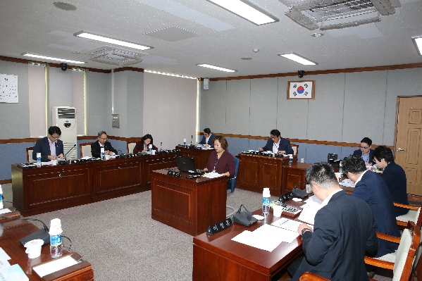 제221회 임시회 폐회중 의회운영위원회_0