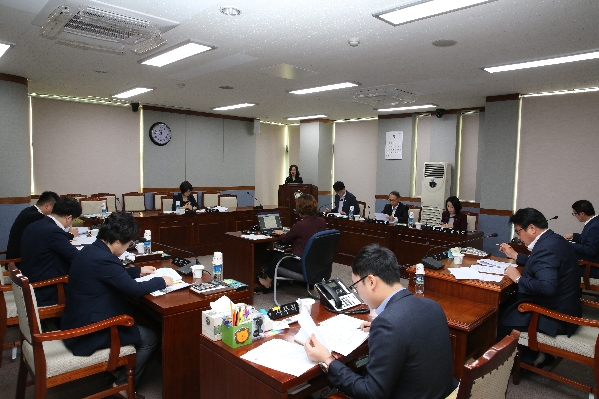 제221회 임시회 폐회중 의회운영위원회_1