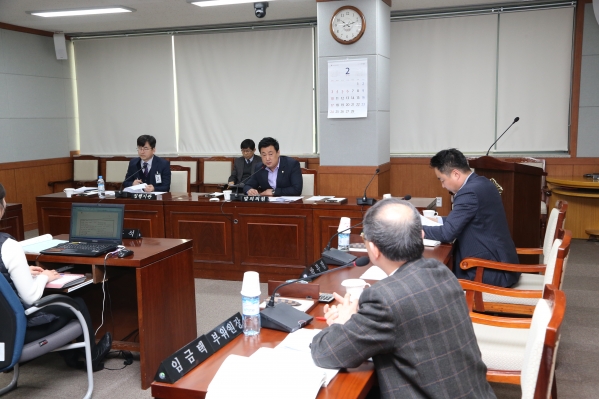 제215회 임시회 행정자치위원회_4