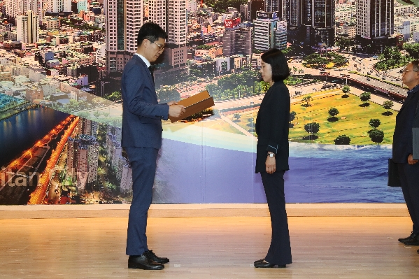 제8대 남구의회 의원 당선증 교부식_6