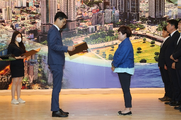 제8대 남구의회 의원 당선증 교부식_9