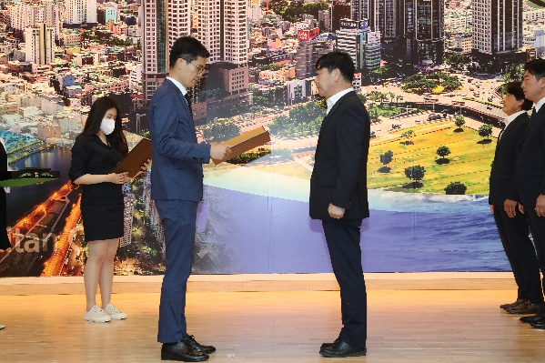 제8대 남구의회 의원 당선증 교부식_11