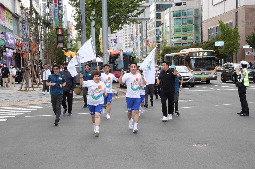 이정훈의장, 박인서부의장 성화 봉송_4