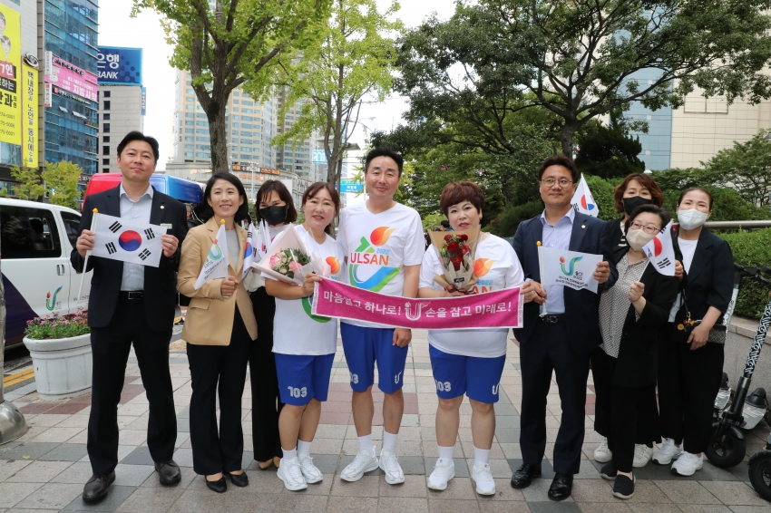 이정훈의장, 박인서부의장 성화 봉송_7