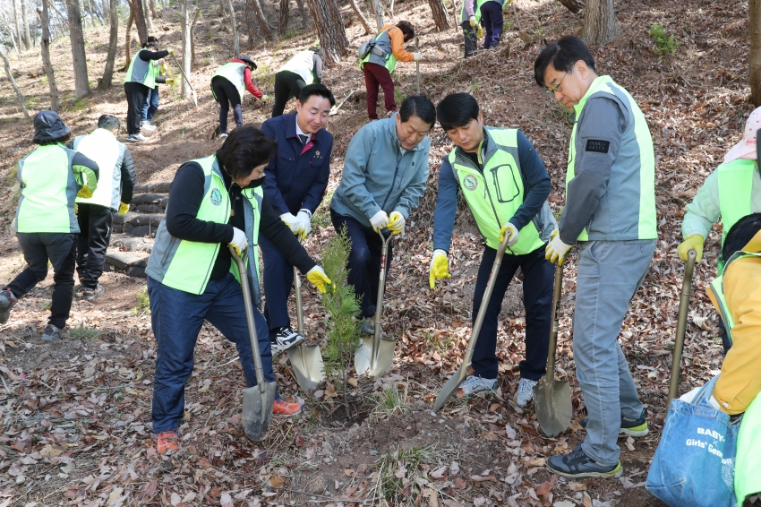 제78회 남구 식목일 나무심기 행사_3