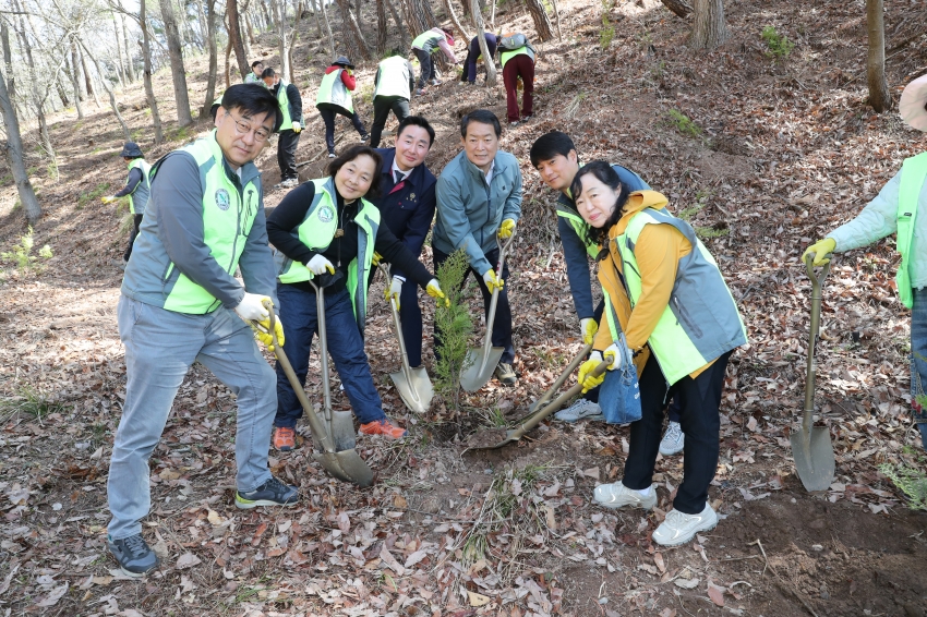 제78회 남구 식목일 나무심기 행사_4