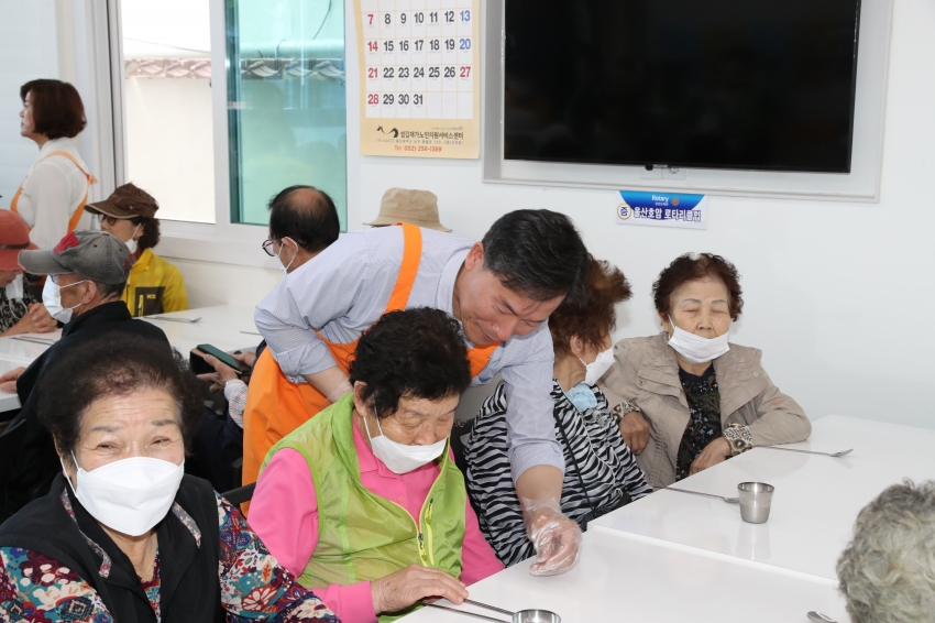 제251회 임시회 행정자치, 복지건설위원회 현장방문 [나눔과 섬김의 집 경로식당]_4