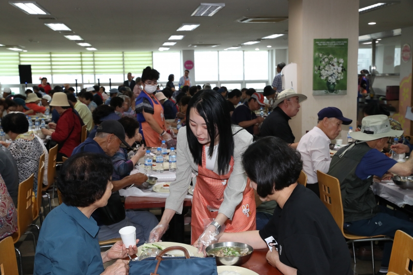 신정1,3,5동 자유총연맹 효잔치 사랑 행사_8