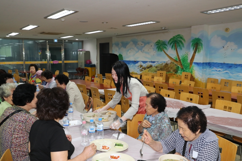 신정1,3,5동 자유총연맹 효잔치 사랑 행사_9