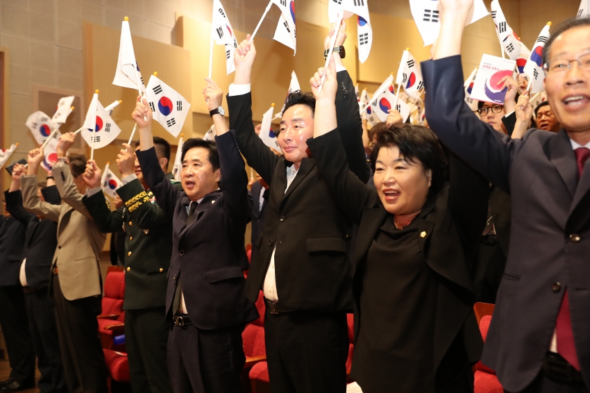 제78주년 광복절 항일운동기념탑 참배 및 경축식_1