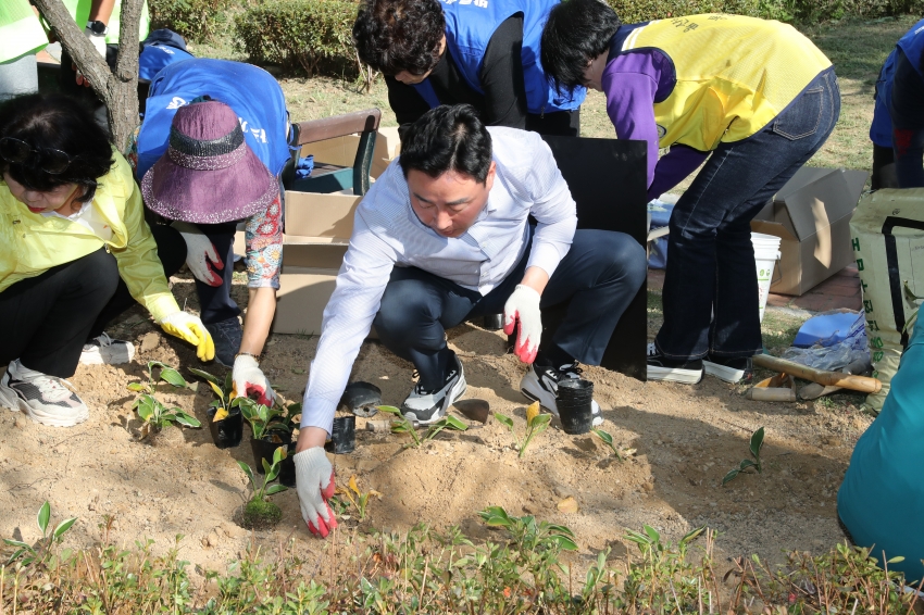 신정3동 바르게살기위원회 월례회 및 정원마을 가꾸기 행사_4