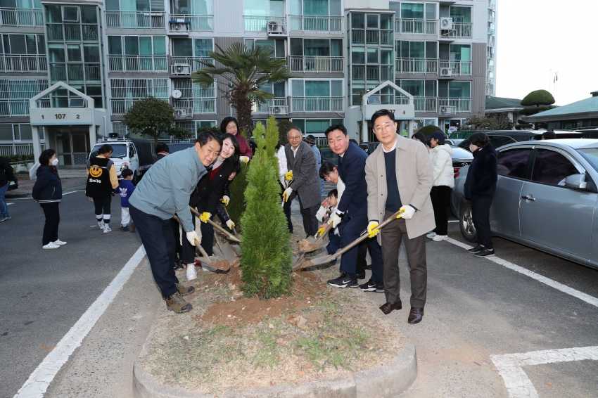 한집 한그루 나무 심기 캠페인(옥현주공 1단지)_6