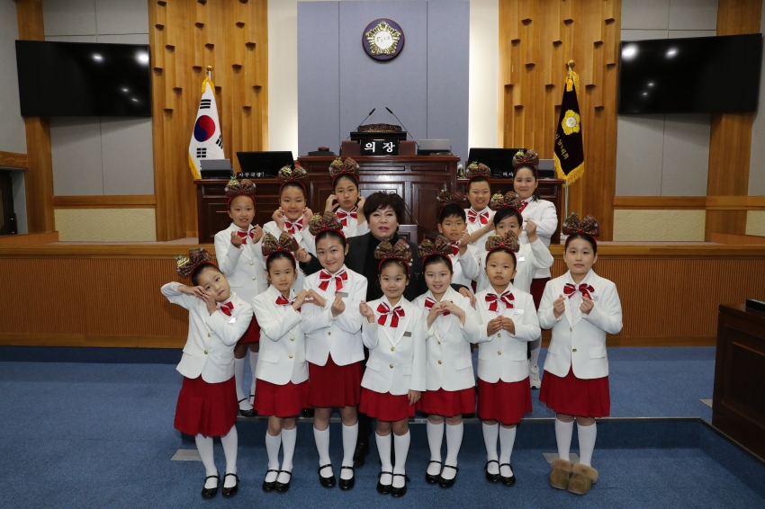 박인서부의장 울산 소년소녀합창단 내방_0