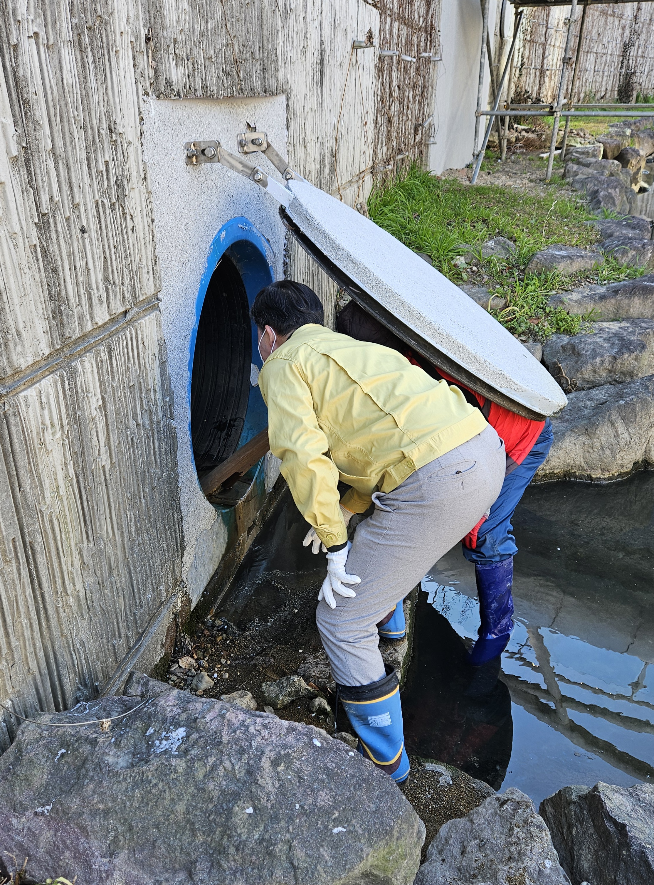 이지현 남구의원, 여천천 오수 악취 민원 현장 방문