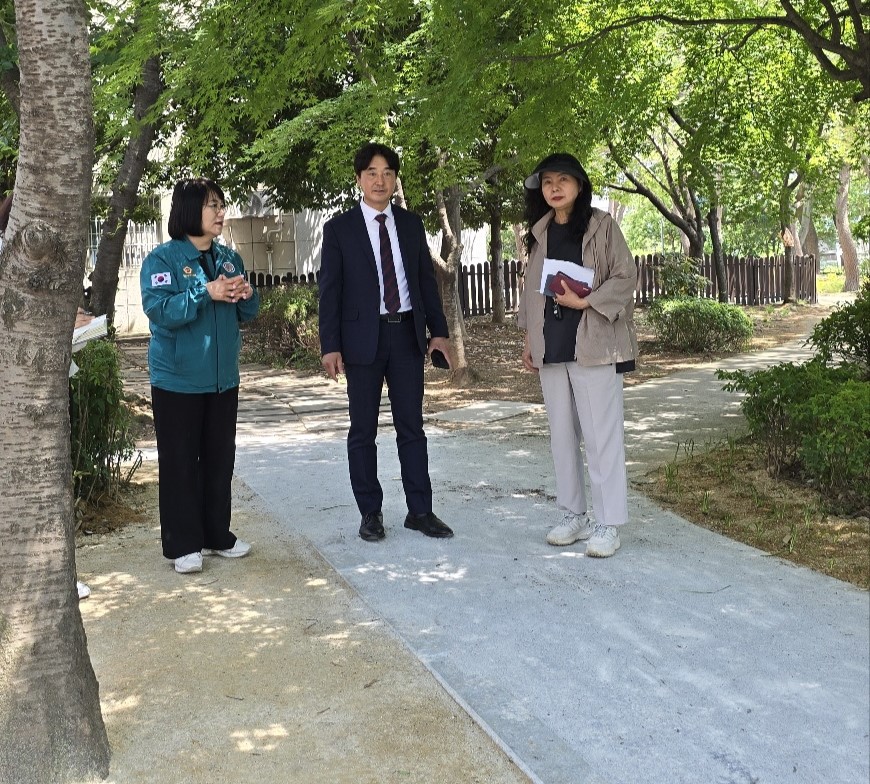 이상기 남구의원, 세관공원 산책로 정비사업 현장방문 