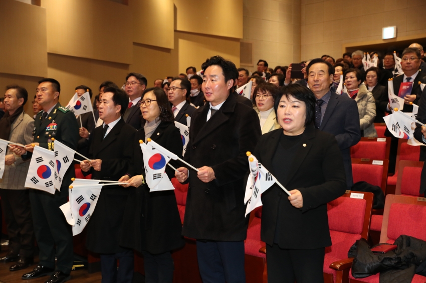 제105주년 3.1절 기념 울산항일운동기념탑 참배_4