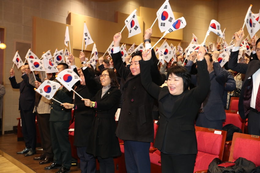 제105주년 3.1절 기념 울산항일운동기념탑 참배_5