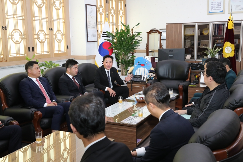 이정훈 남구의장, 김상욱 국회의원 당선인·울산권역 7개롬 청년회의소회장(JC) 간담회_3