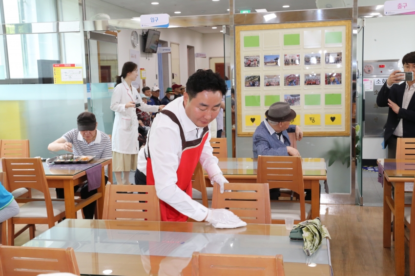 남구 동지역사회보장협의체 문수실버복지관 급식봉사_3