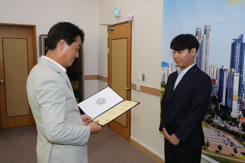 남구의회 인사발령자 임용장 교부_1