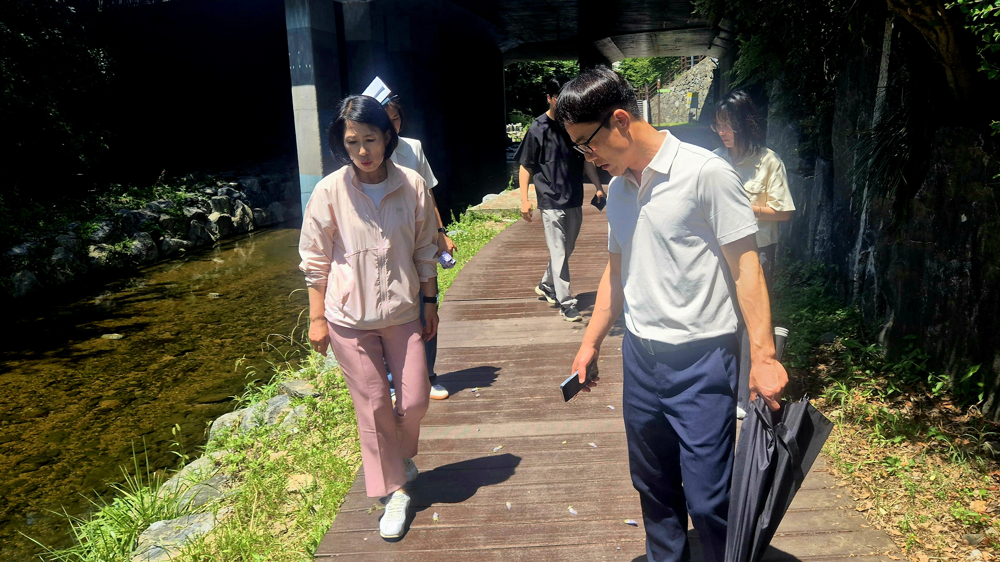 남구의회 이소영 복지건설위원장, 궁거랑 일대 야간 통행환경 현장 점검 