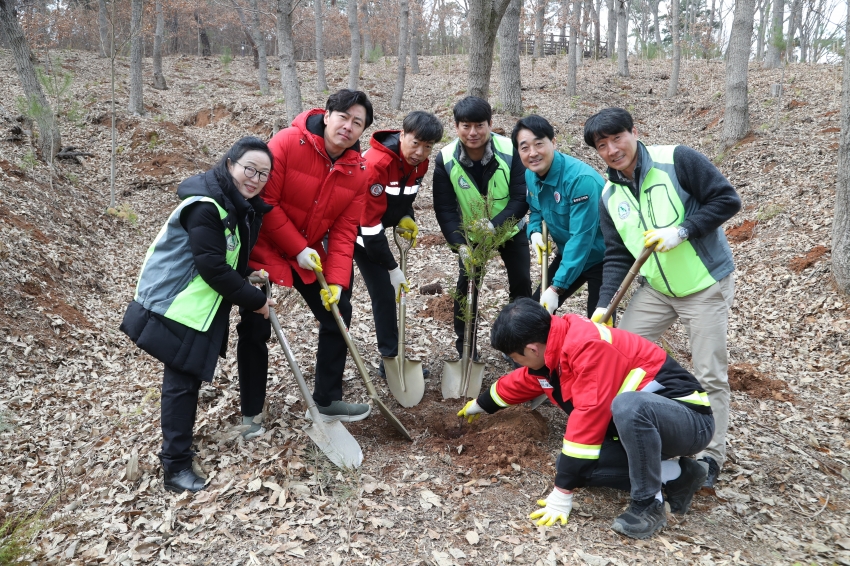 제80회 식목일 나무심기 행사_4