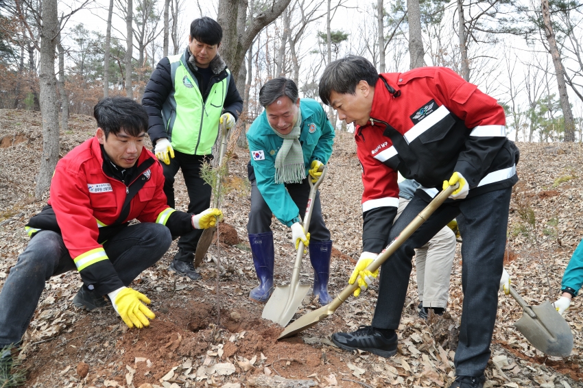 제80회 식목일 나무심기 행사_6