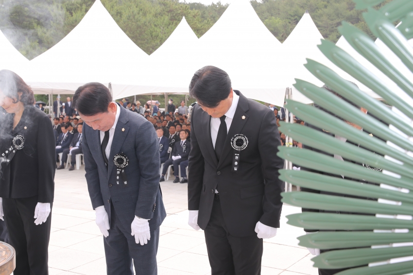 현충탑참배_3