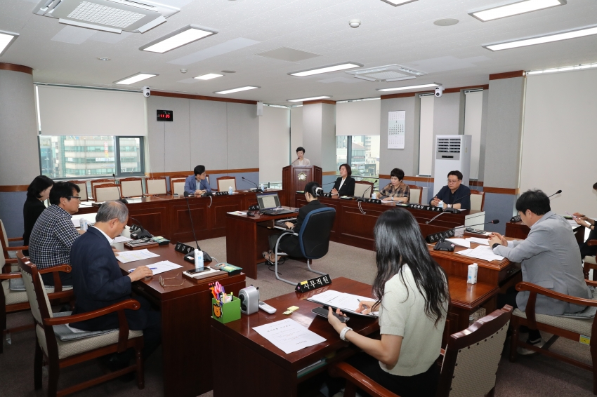 제270회 정례회 폐회중 의회운영위원회_1