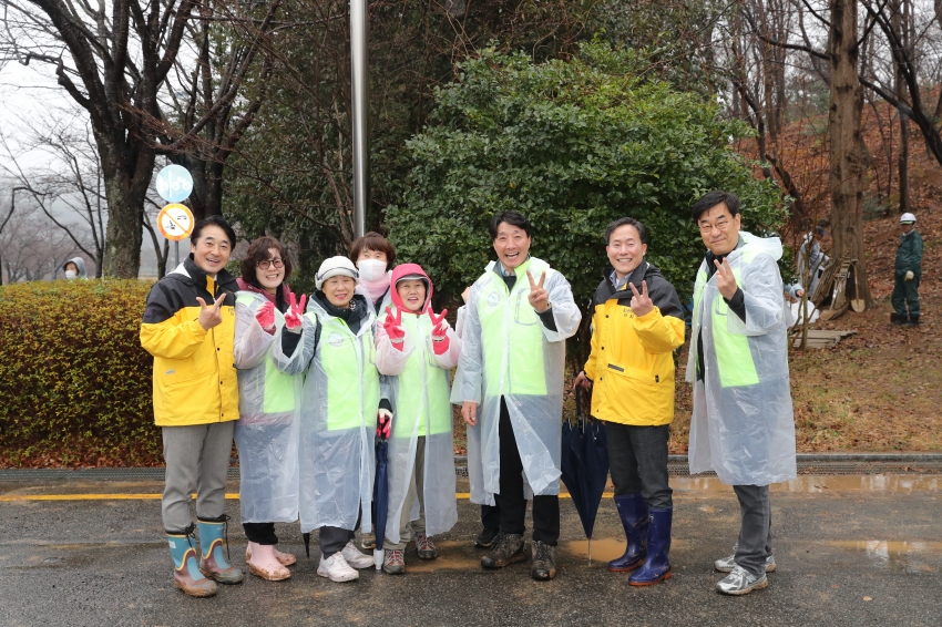 제81회 식목일 기념 나무심기_8